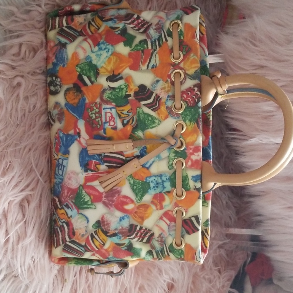 Womans dooney and bourke handbag